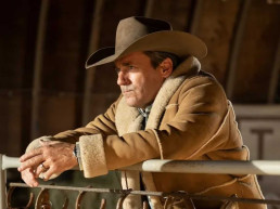 Passado sombrio de Jon Hamm ressurge com acusações graves de trote violento na universidade