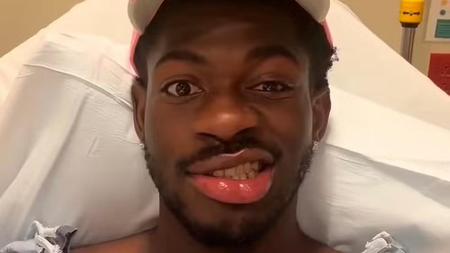 Lil Nas X é internado e preocupa fãs após paralisia facial: 'Não consigo nem rir, mano'