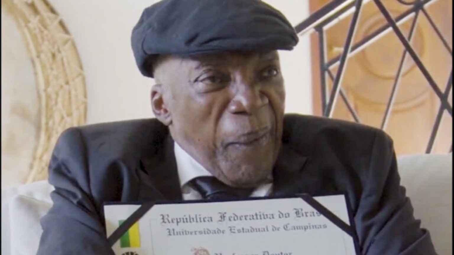 Milton Nascimento recebe título de Doutor Honoris Causa da Unicamp em cerimônia emocionante