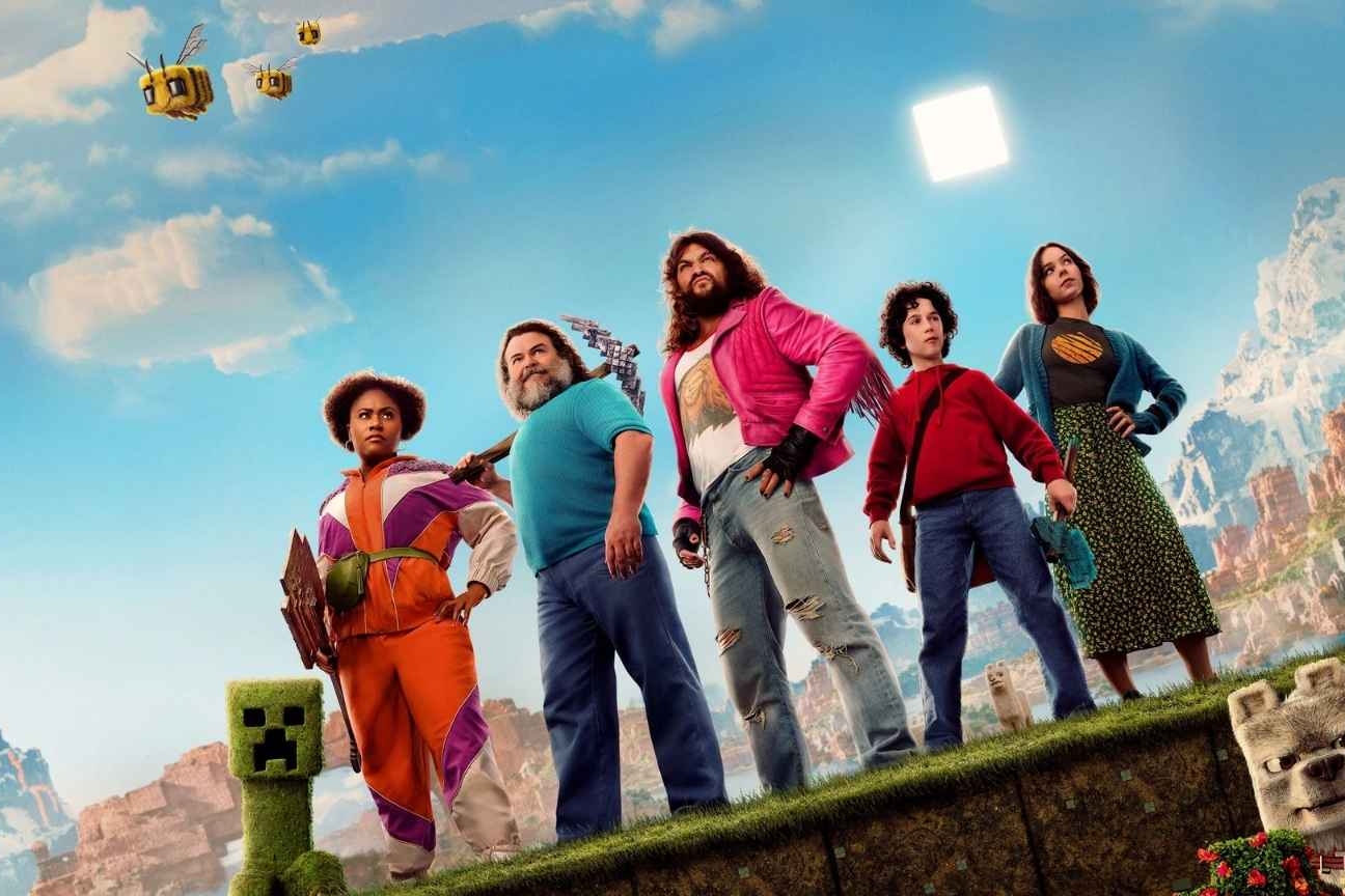 Crítica | Um Filme Minecraft tenta agradar o público comum e os fãs do jogo, mas não faz nada muito bem