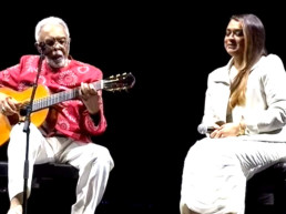 Preta Gil canta com Gilberto Gil em show emocionante após alta hospitalar