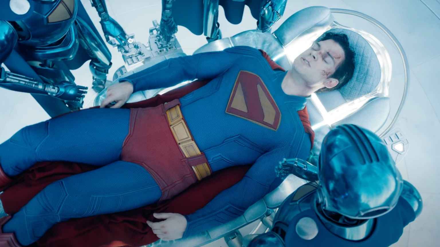 Novo clipe de Superman divide fãs: vulnerabilidade ou heresia heroica?