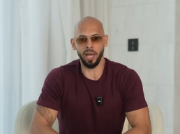 Andrew e Tristan Tate são formalmente acusados de múltiplos crimes sexuais e tráfico humano no Reino Unido