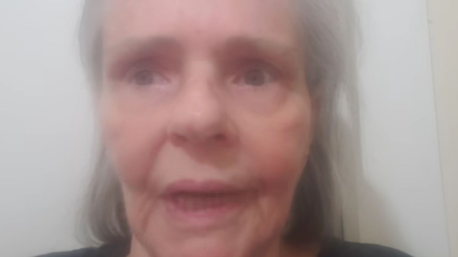 Angela Ro Ro revela infecção no sangue e suspeita de câncer: cantora pede ajuda financeira para tratamento