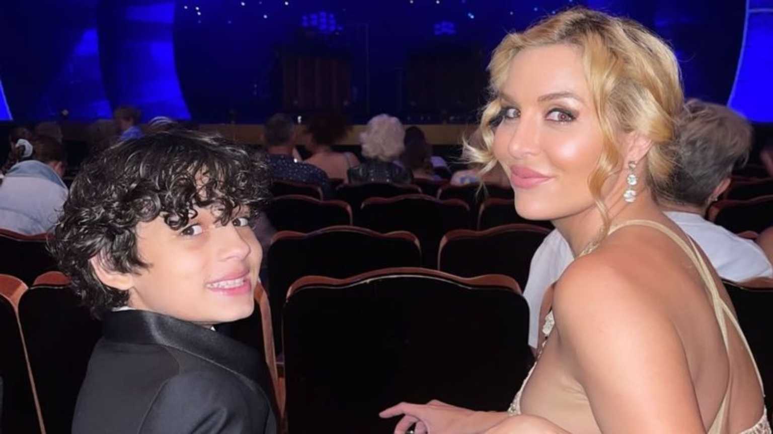 Atriz Clare McCann revela que filho de 13 anos tirou a própria vida após bullying e que vai preservar corpo congelado