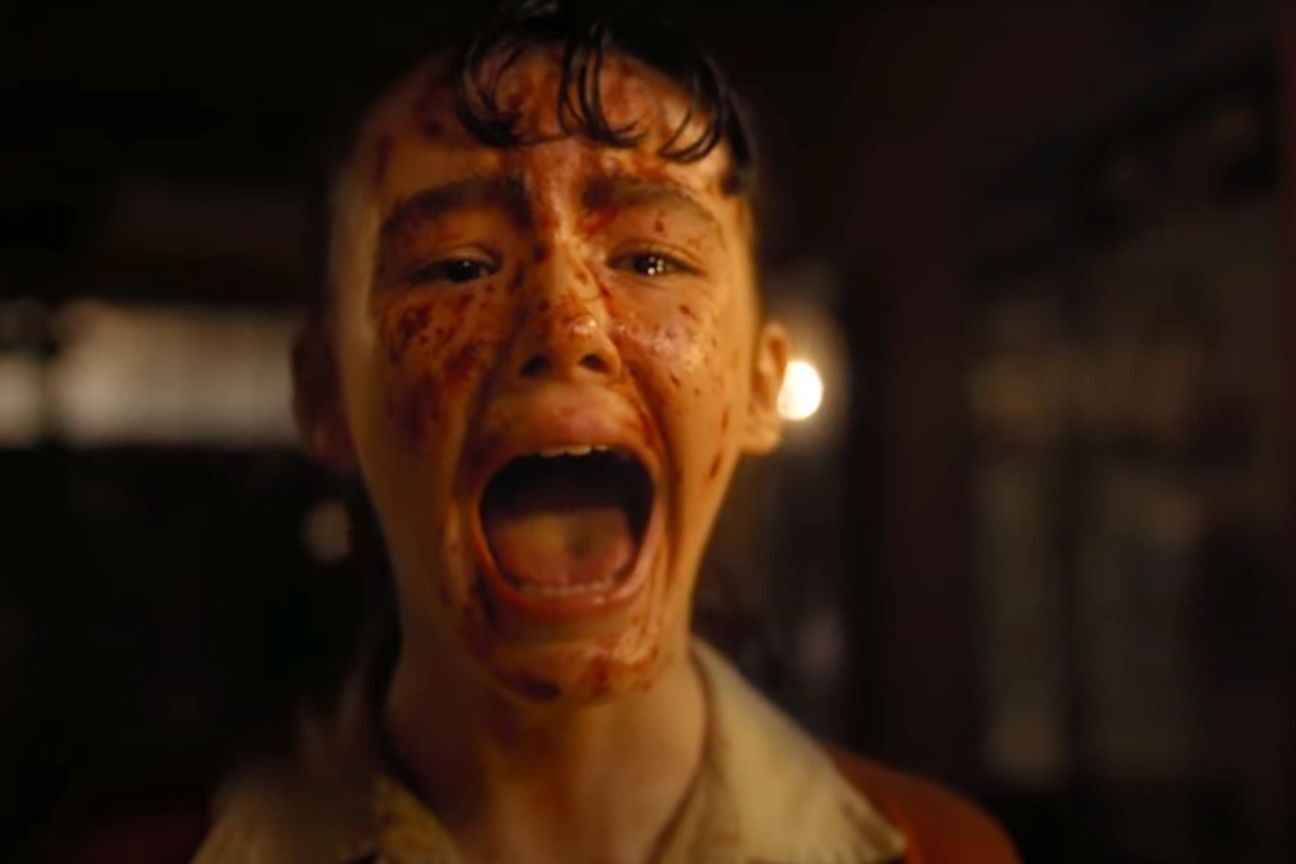 Welcome to Derry: HBO Max revela teaser da prequela de IT com retorno de Bill Skarsgård