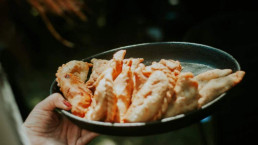 Justiceira haitiana envenena 40 membros de gangue com empanadas contaminadas em ato de vingança