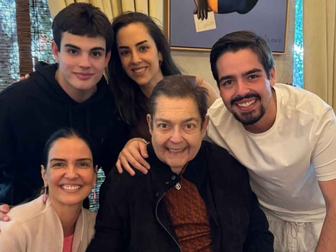 Faustão completa 75 anos e recebe homenagem emocionante do filho João Silva