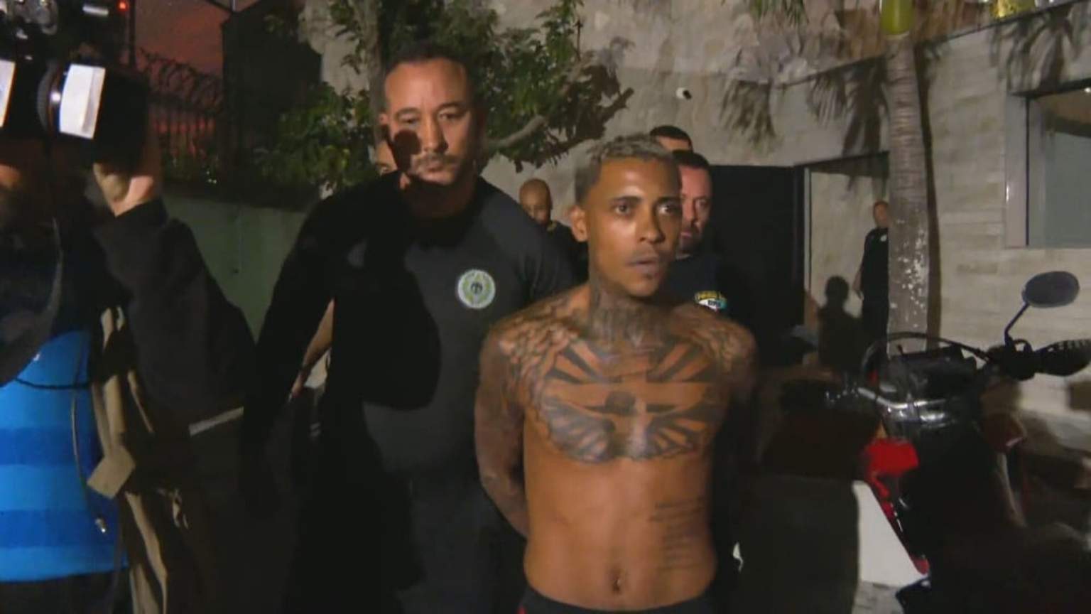 MC Poze do Rodo tem prisão confirmada no Rio; equipe e esposa denunciam racismo e humilhação