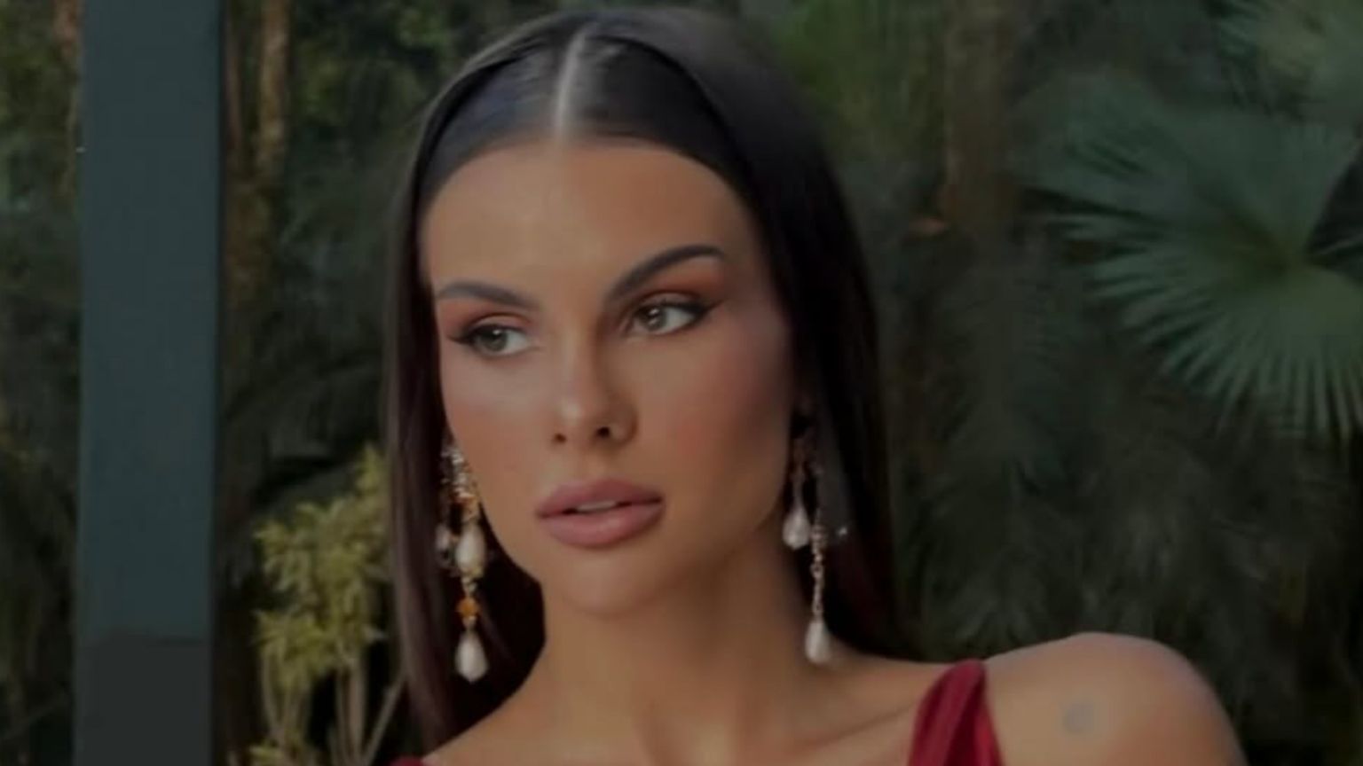 Amanda Kimberlly afasta filha que teve com Neymar das redes após ataques cruéis: 'Coisas muito pesadas'