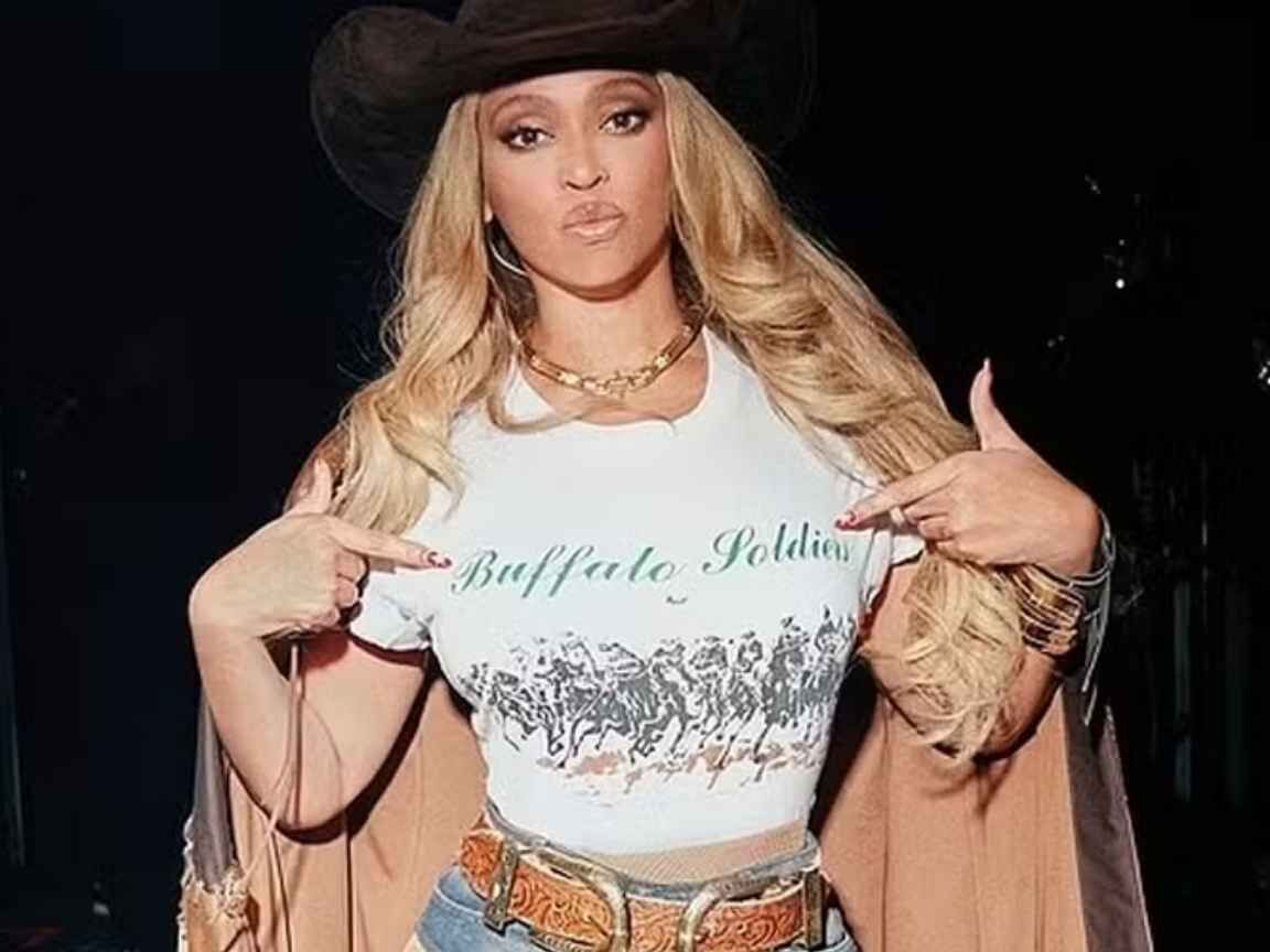 Beyoncé é detonada por camiseta que chama indígenas de 'inimigos da paz'; fãs reagem: 'Nojento'