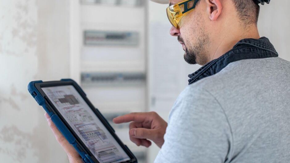 Laudo Luminotécnico: Quando é Obrigatório e Como Ele Garante a Eficiência da Iluminação