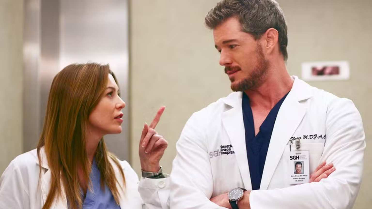 Namorada de Eric Dane, diagnosticado com ELA, descobre traição por fotos e expõe vida amorosa tripla do ator