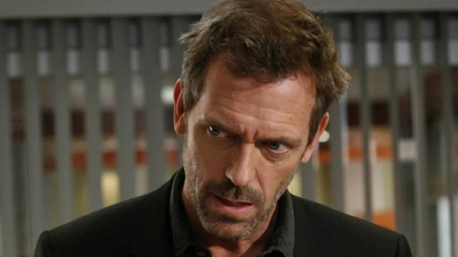 Hugh Laurie descarta revisitar 'House': 'Não se importa com o público ou em reviver a série'