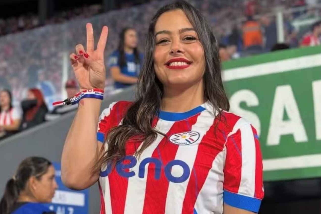 15 anos depois, Larissa Riquelme, musa da Copa, reflete sobre a fama: 'Uma foto que marcou um antes e um depois'