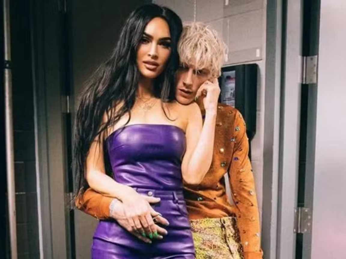 Megan Fox e Machine Gun Kelly: flerte com Sydney Sweeney gera crise pós-parto