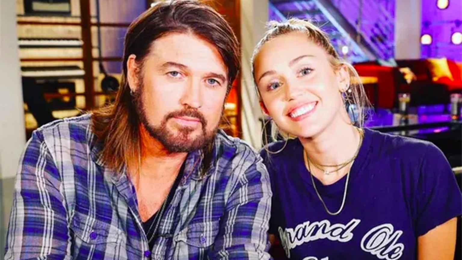 Miley Cyrus perdoa Billy Ray? Cantora abre o jogo sobre relação com pai após polêmicas