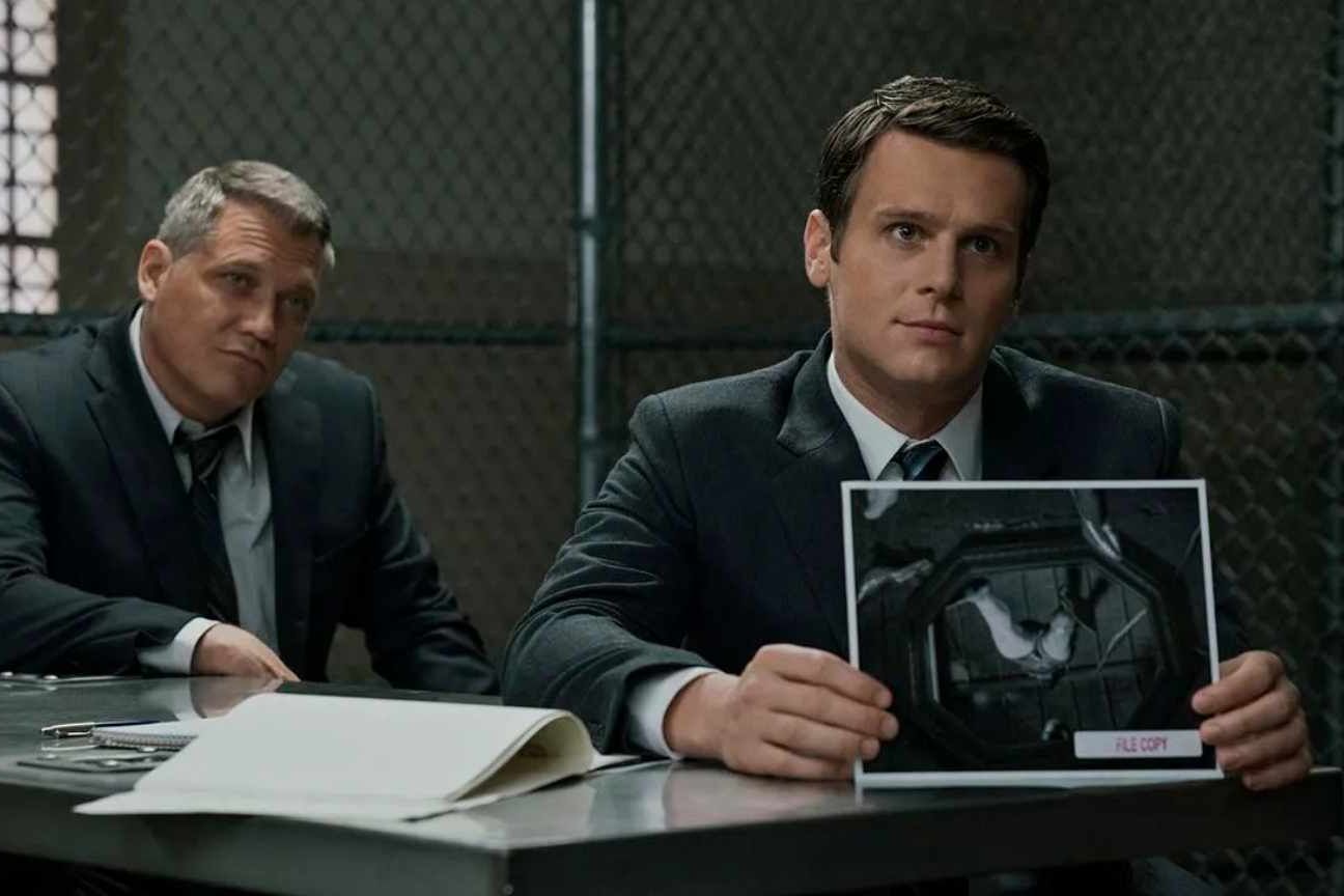 'Mindhunter' pode retornar como três filmes, revela o ator Holt McCallany