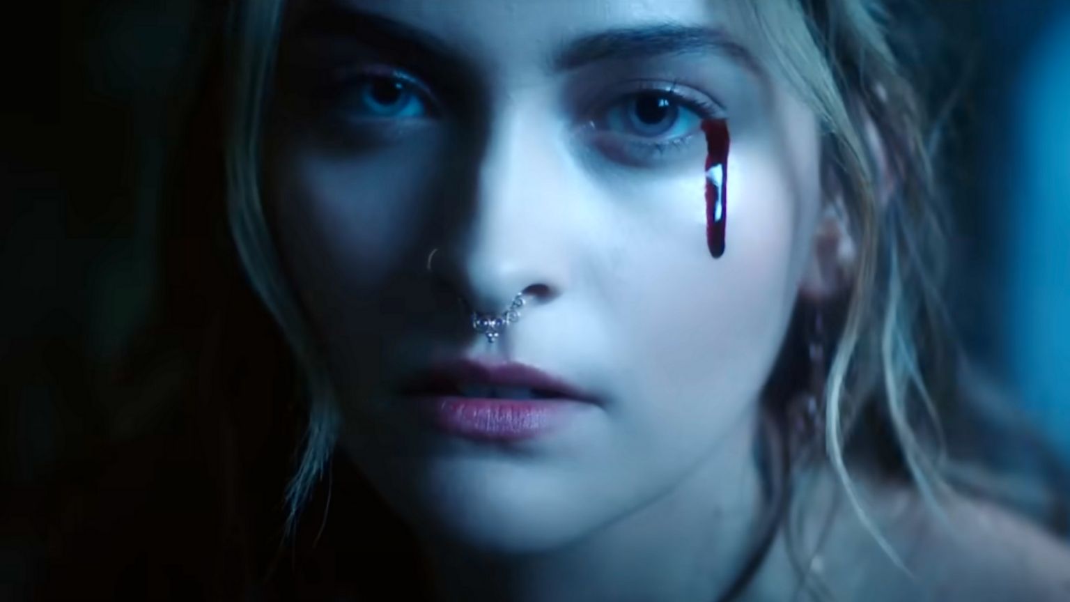 Paris Jackson rebate críticas por show no aniversário da morte de Michael Jackson: 'Vão se ferrar'