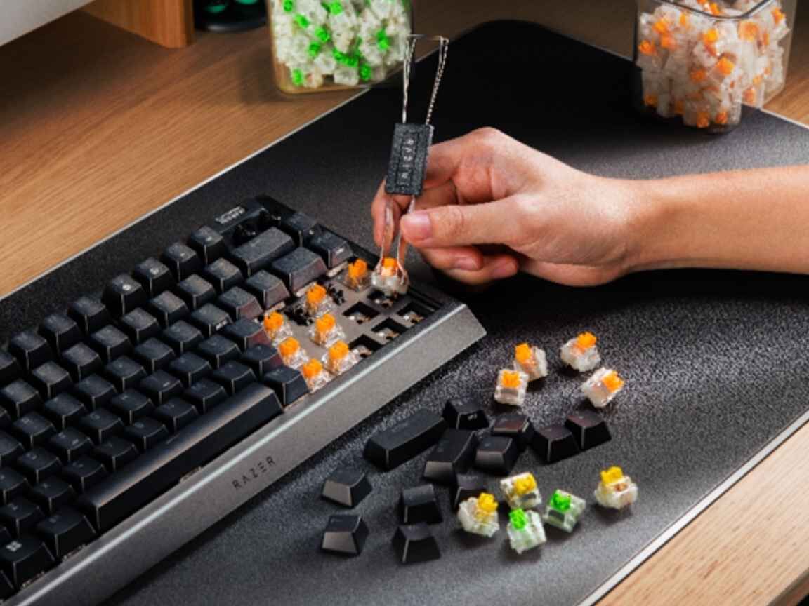 Razer entra no mundo da personalização com seu primeiro teclado 'barebone', o BlackWidow V4 75%