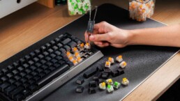 Razer entra no mundo da personalização com seu primeiro teclado 'barebone', o BlackWidow V4 75%