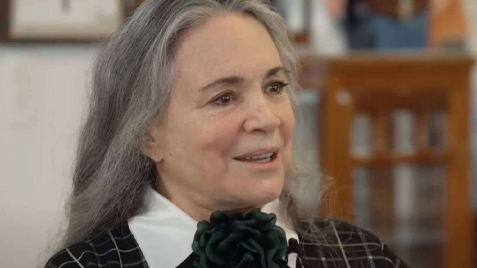 Regina Duarte diz não a novelas e revela luta com memória: 'Não sou mais capaz de decorar'