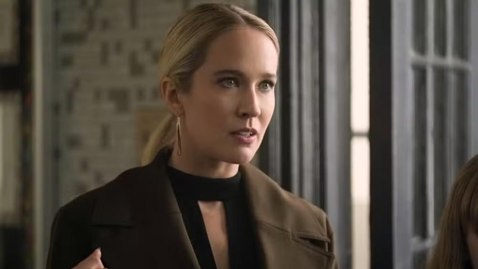Anna Camp usa Leonardo DiCaprio como 'escudo' e ironiza críticas a namoro com mulher 21 anos mais nova