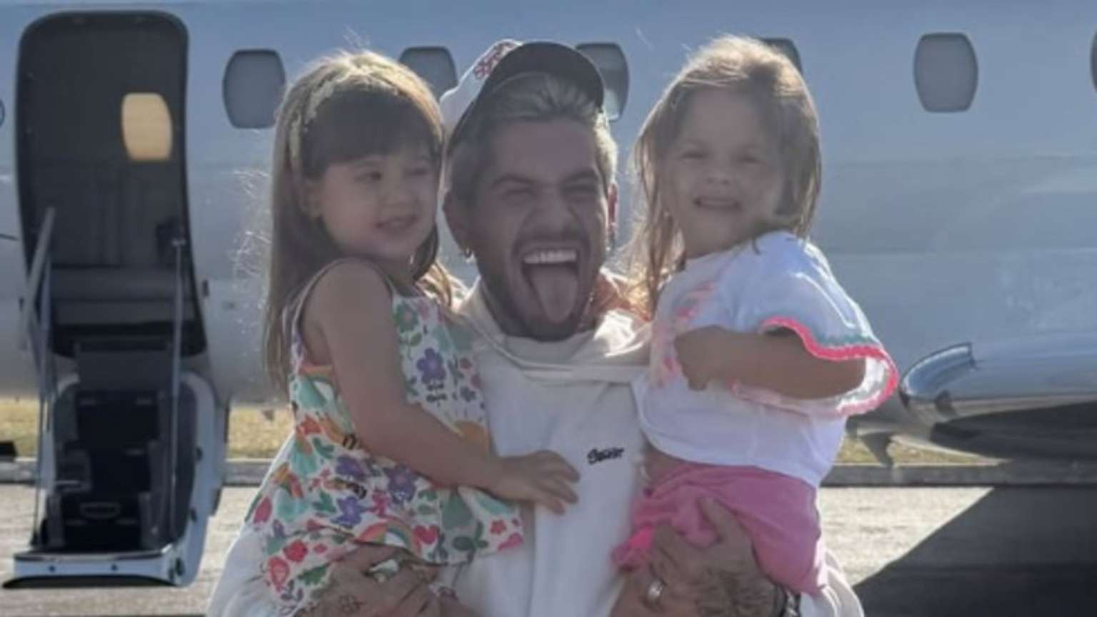 Zé Felipe volta ao Brasil após divórcio e reencontra filhos; Poliana Rocha posta momentos emocionantes