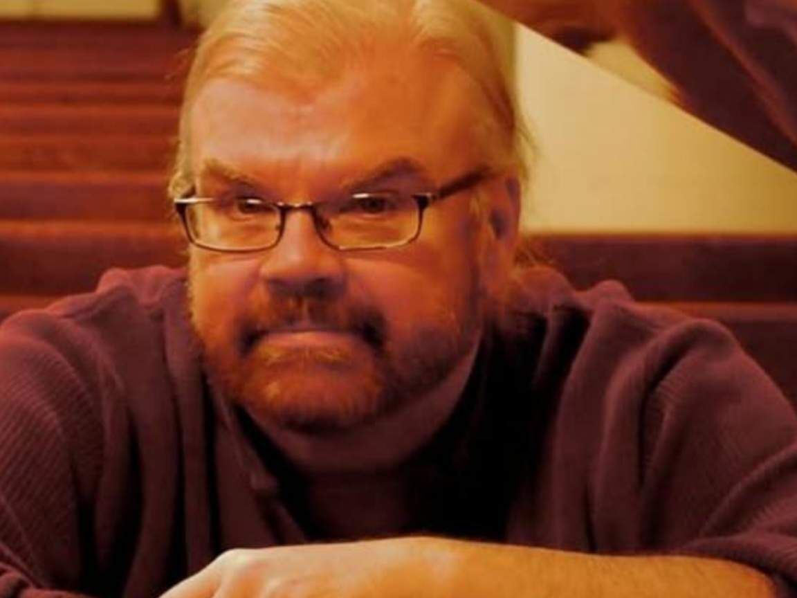 Voz de uma geração se cala: Morre aos 71 anos James Carter, o dublador de James e Meowth, de 'Pokémon'