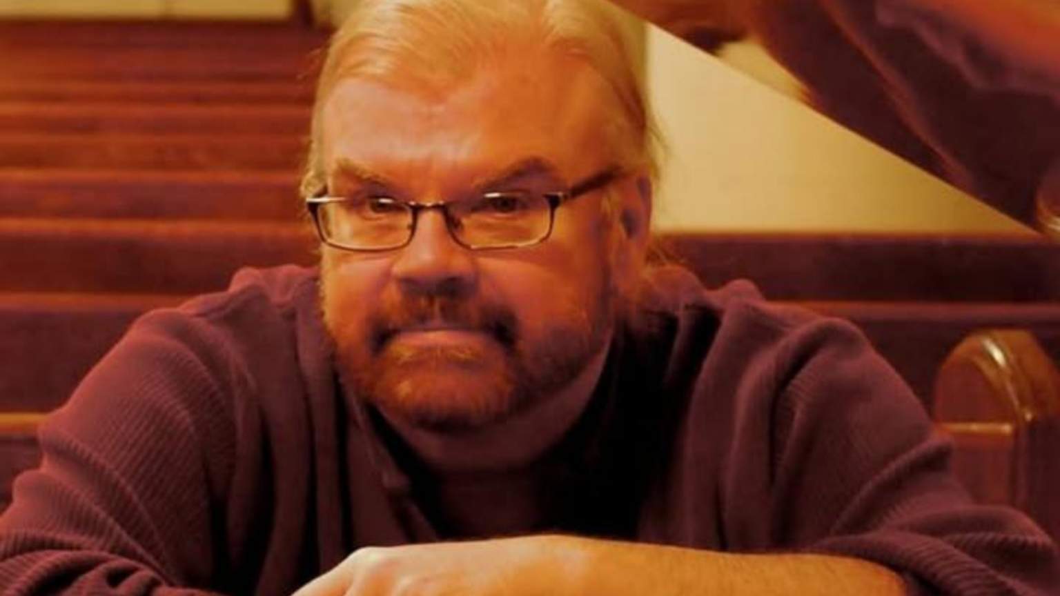 Voz de uma geração se cala: Morre aos 71 anos James Carter, o dublador de James e Meowth, de 'Pokémon'