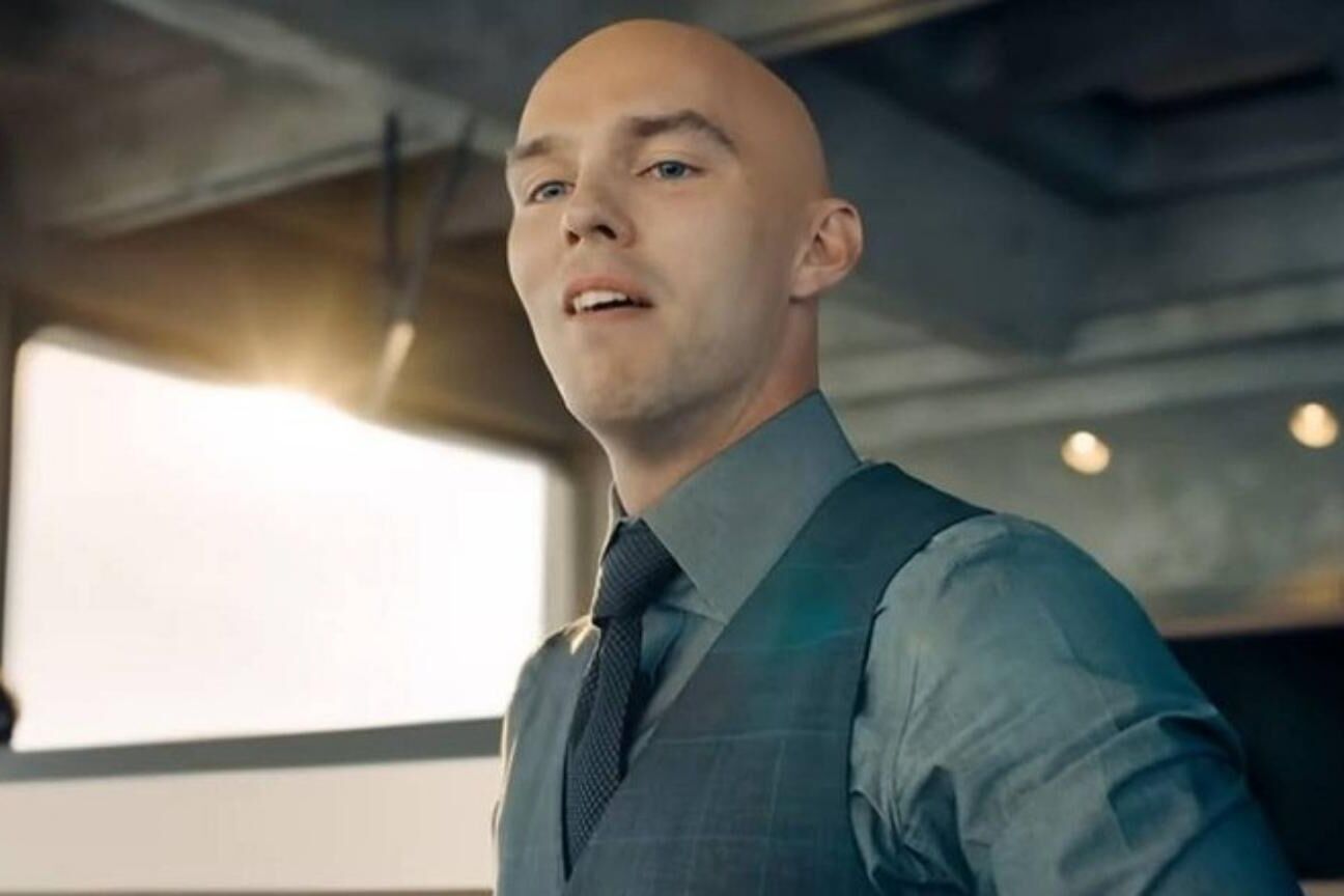 James Gunn explica por que Nicholas Hoult não foi escalado como Superman