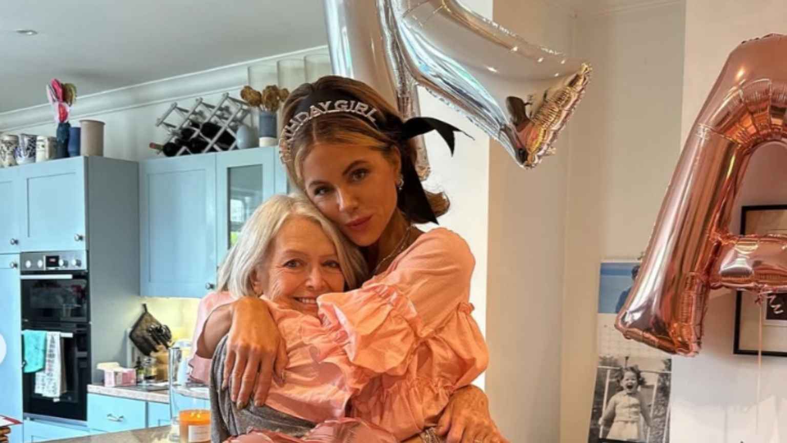 Kate Beckinsale lamenta morte da mãe e relembra trauma de infância: 'Meu maior medo'