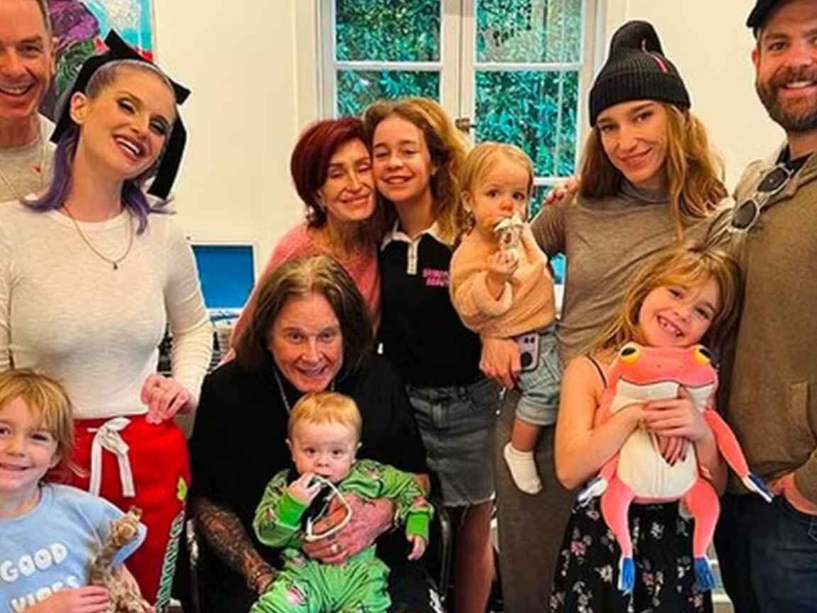 Morte de Ozzy Osbourne teria unido as filhas Kelly e Aimee após anos de briga