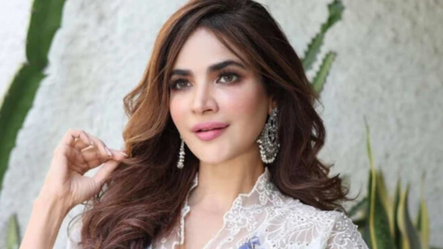 Atriz paquistanesa é encontrada morta após 20 dias; fãs se revoltam: 'Ninguém procurou por ela?'