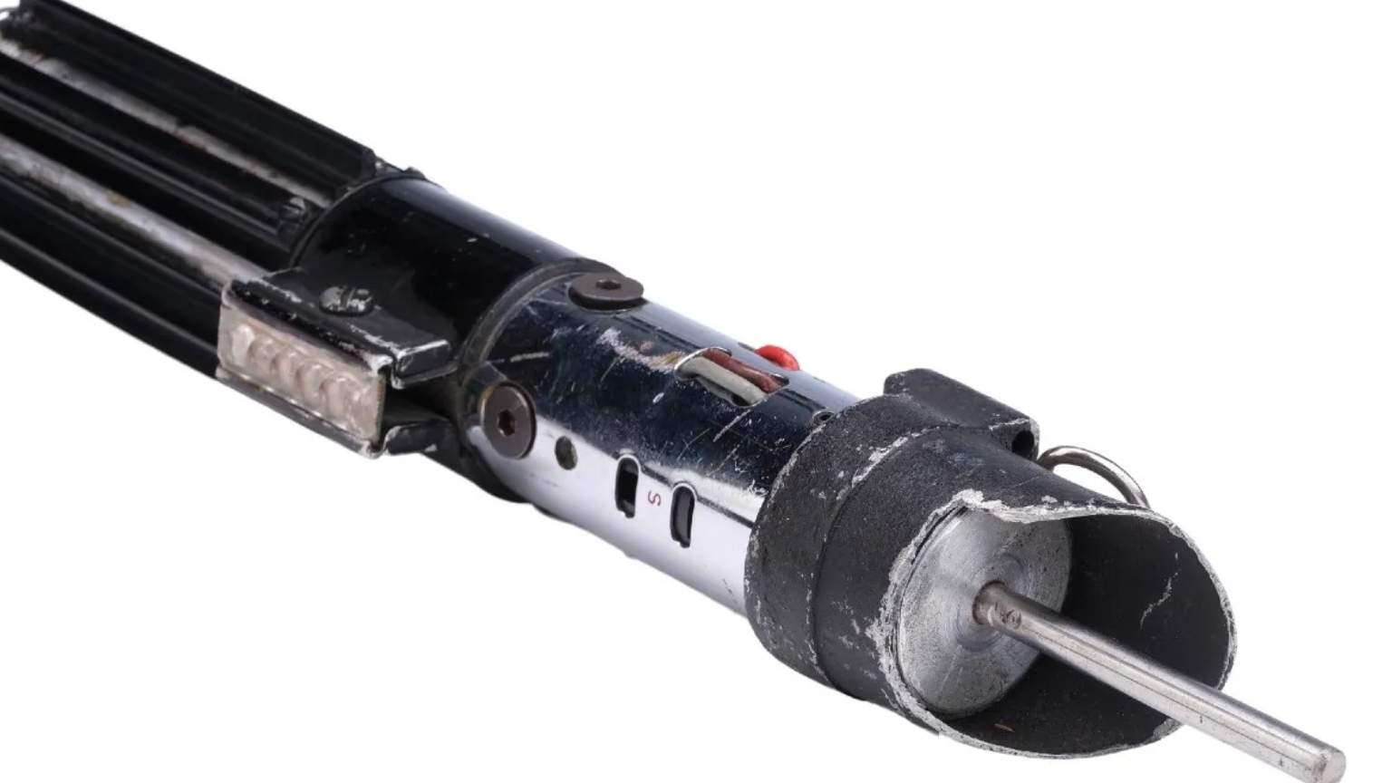 Sabre de luz original de Darth Vader pode arrecadar até US$ 3 milhões em leilão raro