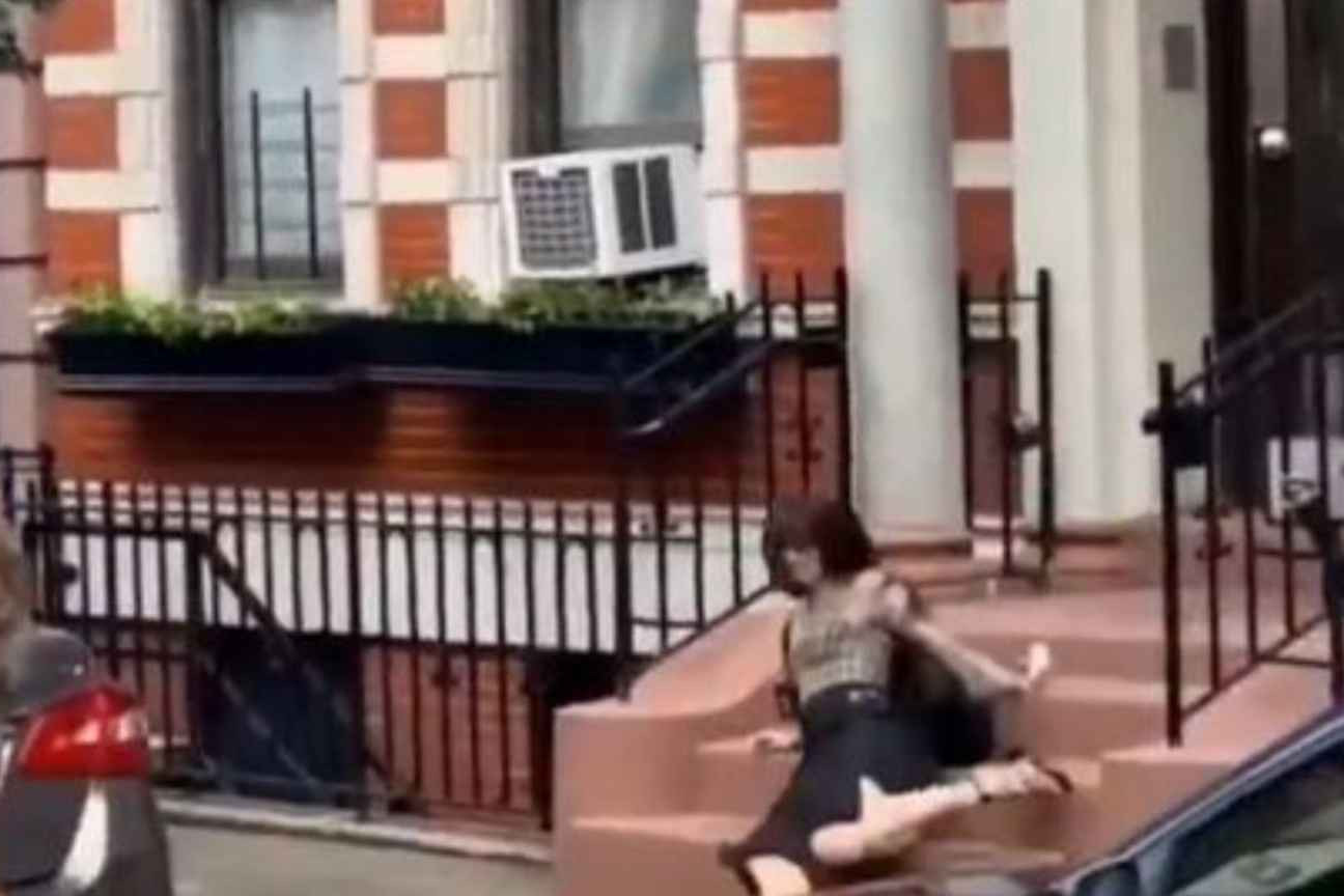 Anne Hathaway leva tombo em set de 'O Diabo Veste Prada 2'; veja