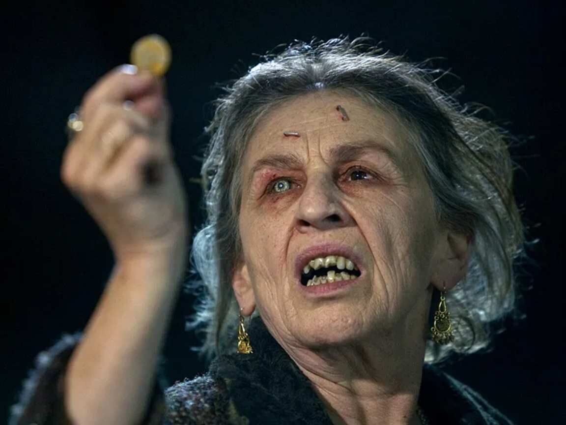 Lorna Raver, atriz do filme 'Arraste-me para o Inferno', morre aos 81 anos