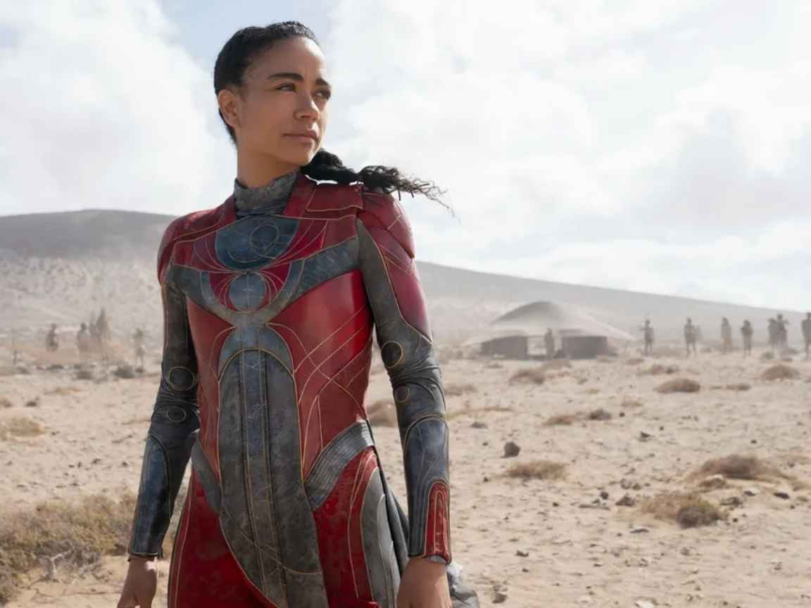 Chloé Zhao diz que recursos ilimitados em 'Eternos' foram 'perigosos'