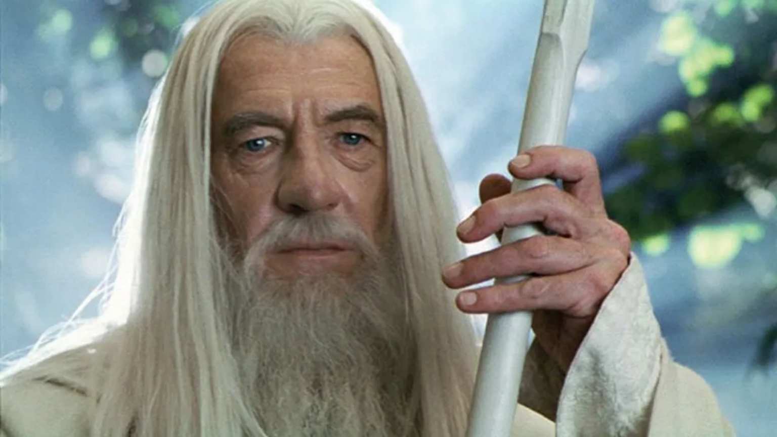 Ian McKellen revela que Gandalf e Frodo retornam em novo filme de 'O Senhor dos Anéis'