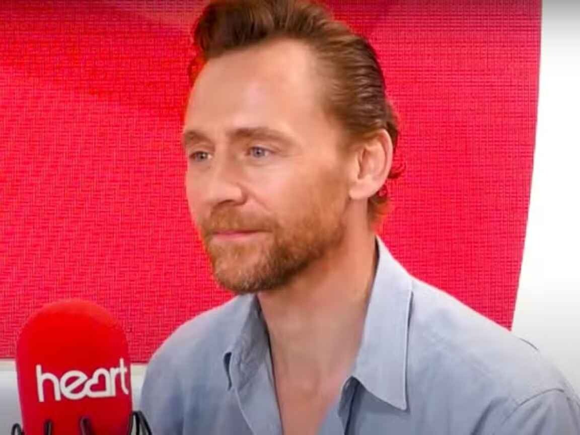 Tom Hiddleston fica sem reação após apresentador citar a ex, Taylor Swift