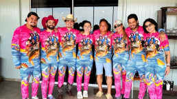 Ana Castela e Zé Felipe posam com Leonardo em look de família no Pantanal