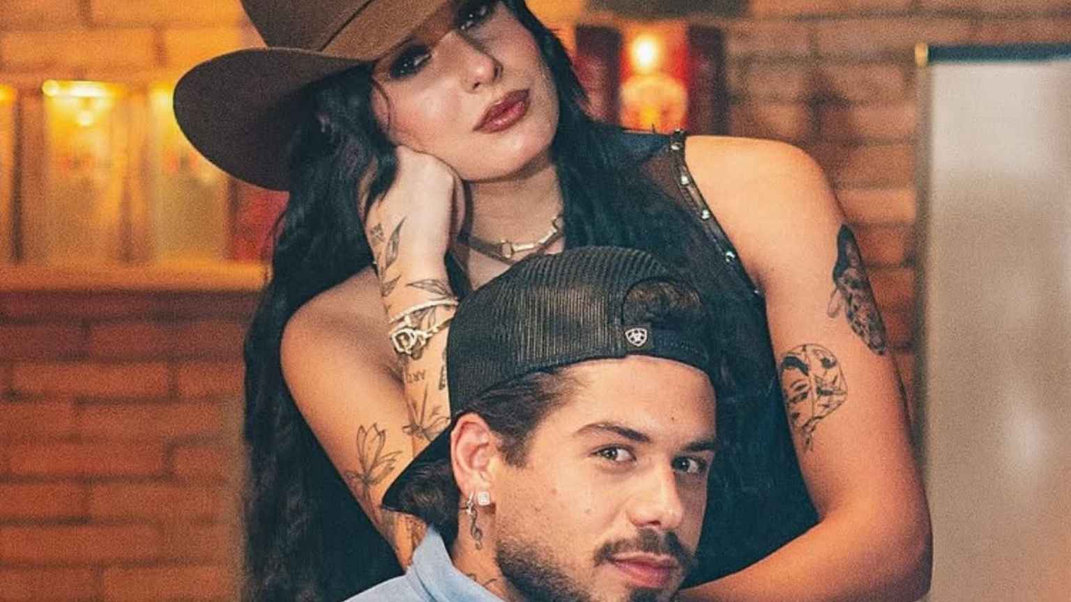 Zé Felipe e Ana Castela viajam juntos e cantor a leva para seu apartamento