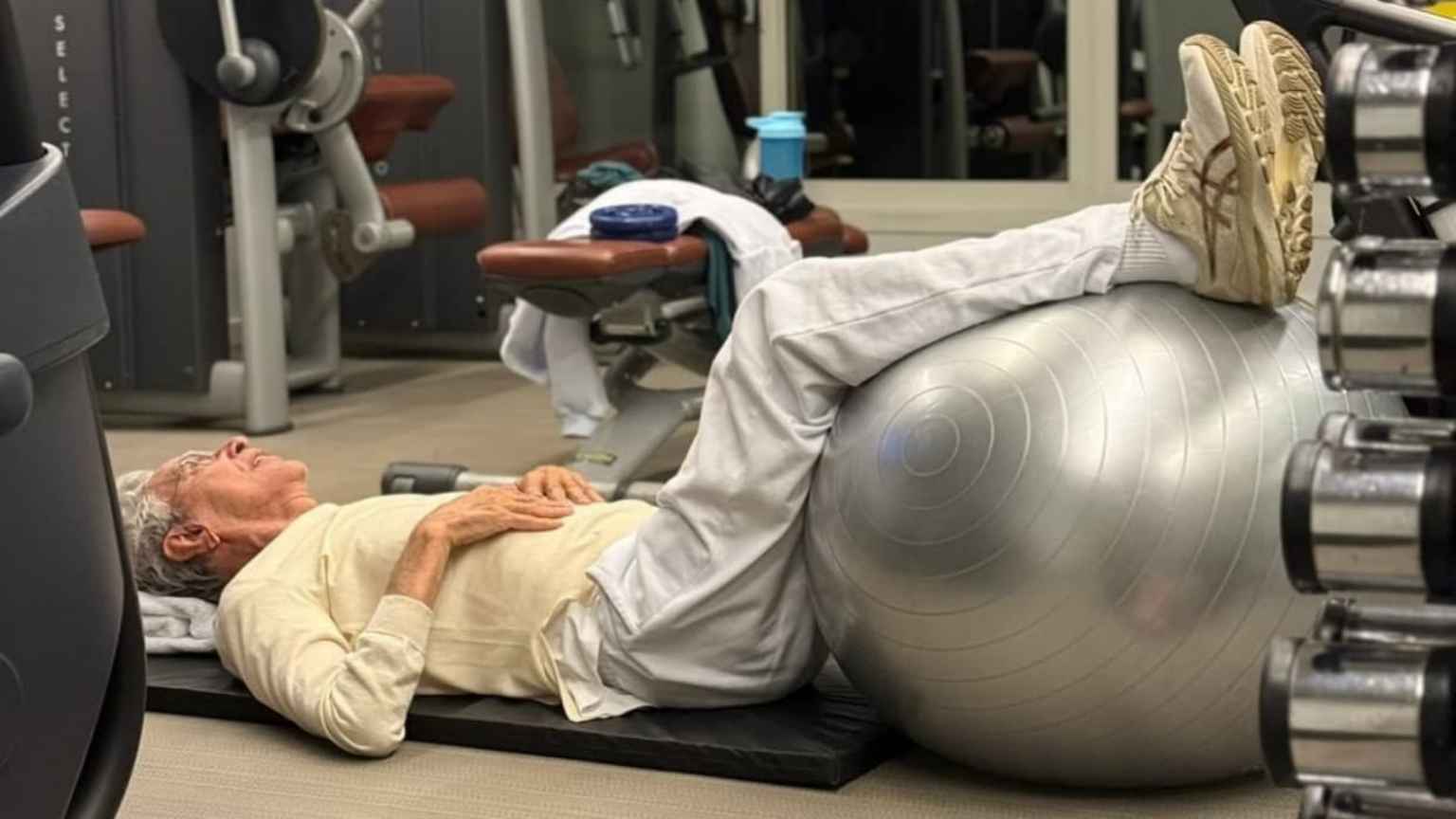 Aos 83 anos, Caetanos Veloso mostra rotina de exercícios; veja fotos