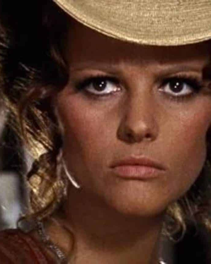 Morre Claudia Cardinale, ícone do cinema italiano e musa de Fellini, aos 87 anos