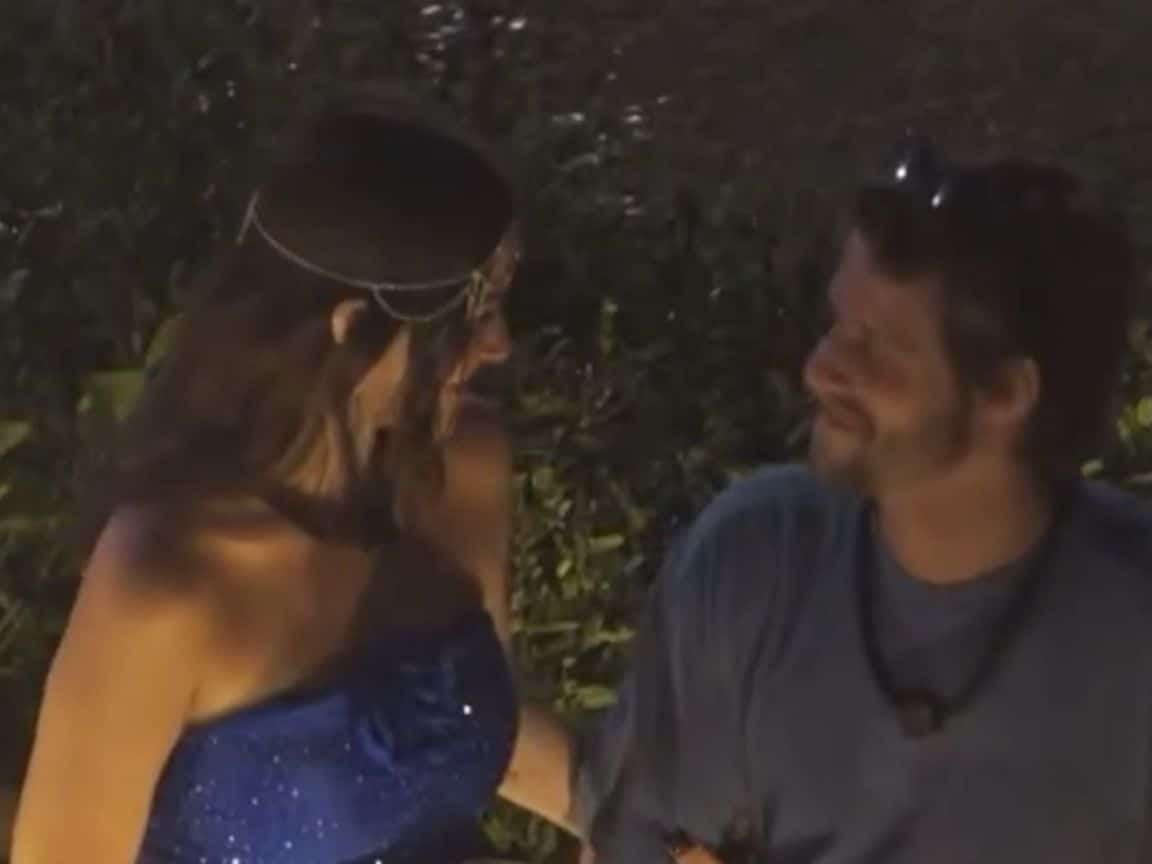 Primeira festa de 'A Fazenda 17' tem show, flerte e tretas