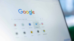 Google admite pressão do governo Biden para censurar posts sobre covid-19