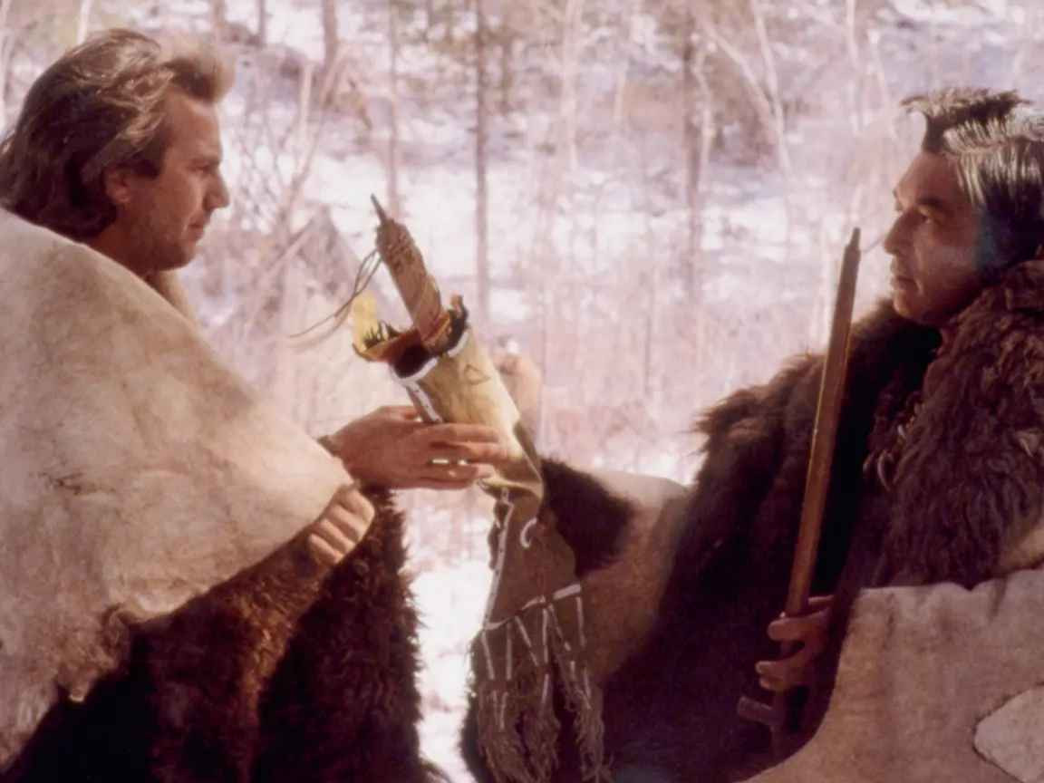 Graham Greene, ator de 'Dança com Lobos' indicado ao Oscar, morre aos 73