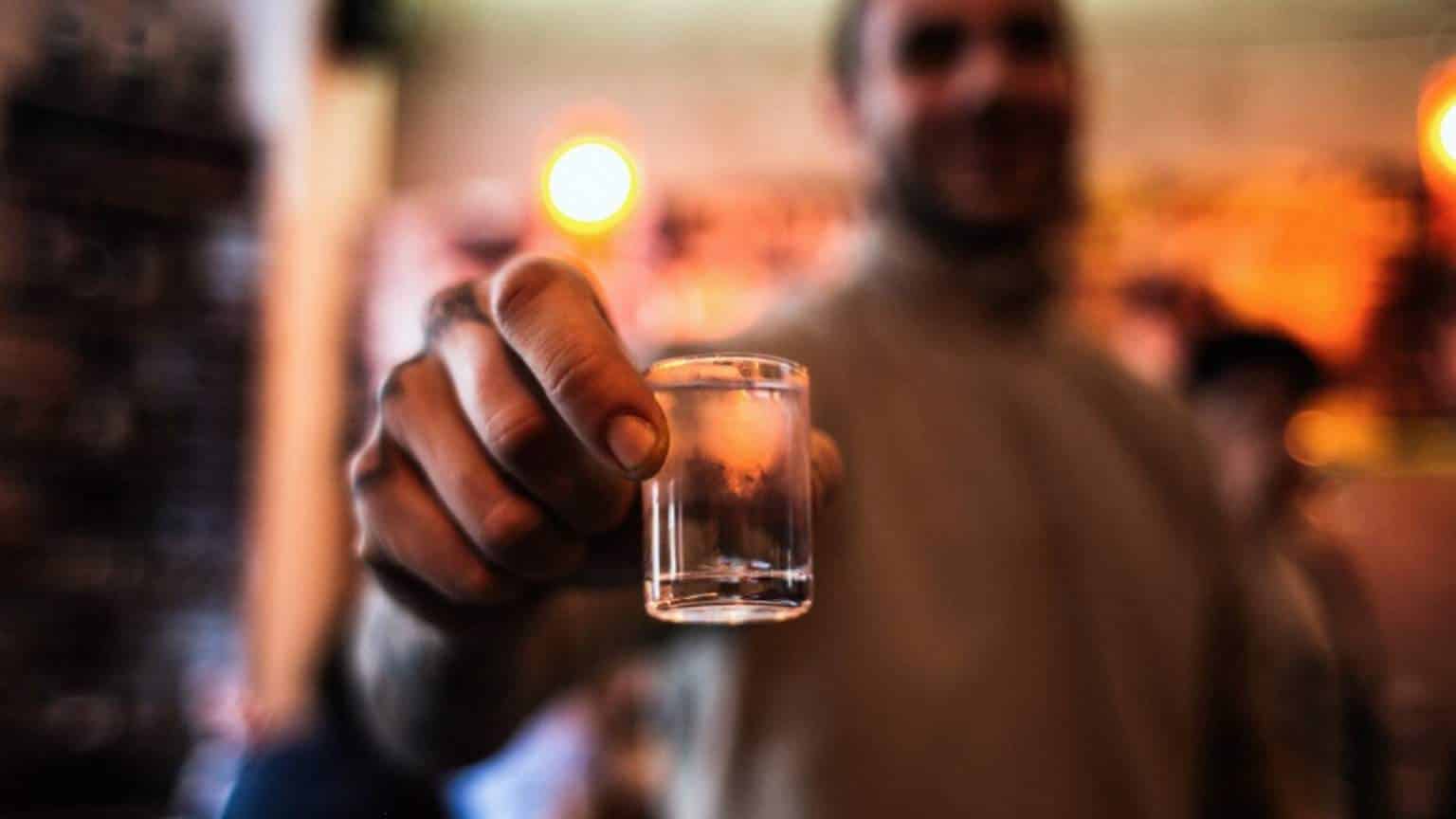 Metanol: saiba o que é a substância tóxica e como é feito o tratamento