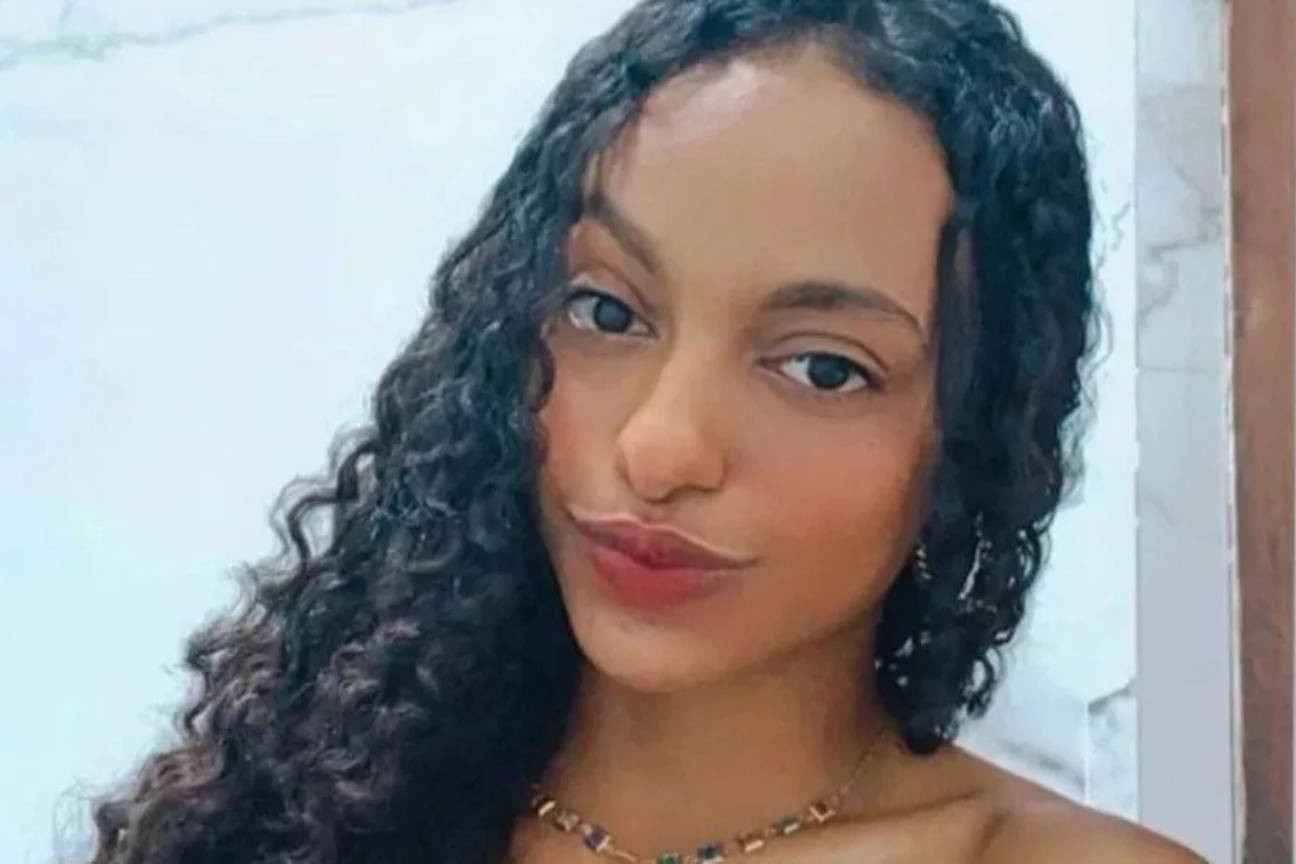 Passista da Dragões da Real, Julia Costa Pereira, morre aos 22 anos