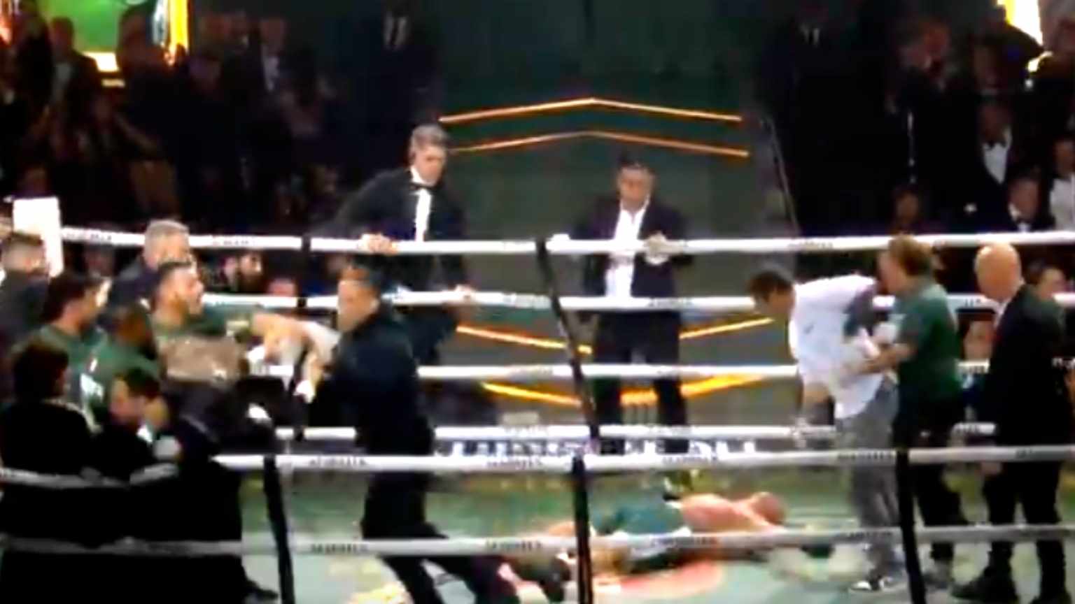Luta de Popó e Wanderlei Silva termina em desclassificação e briga generalizada